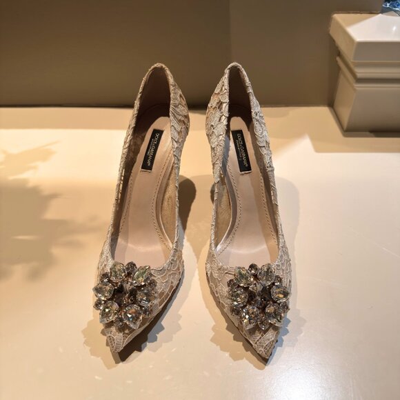 NEW with box Dolce & Gabbana Bellucci White Pumps, size 37 - Picture 2 of 7